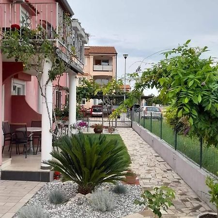 Apartments Dragica Porec Exterior photo