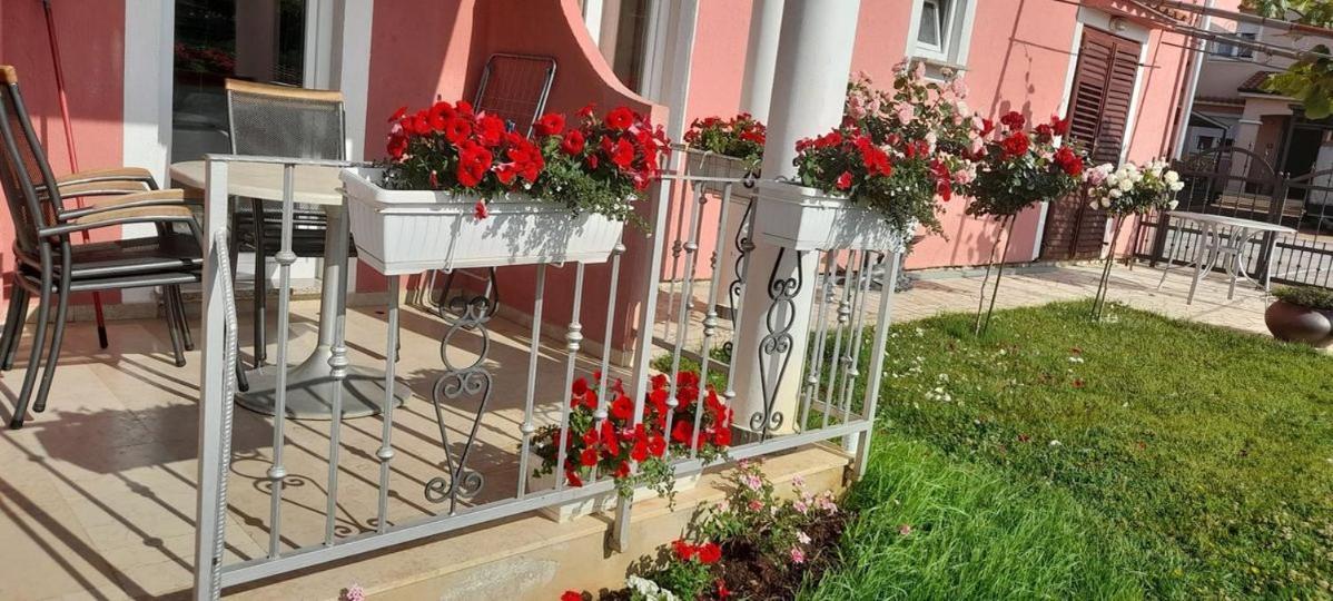 Apartments Dragica Porec Exterior photo