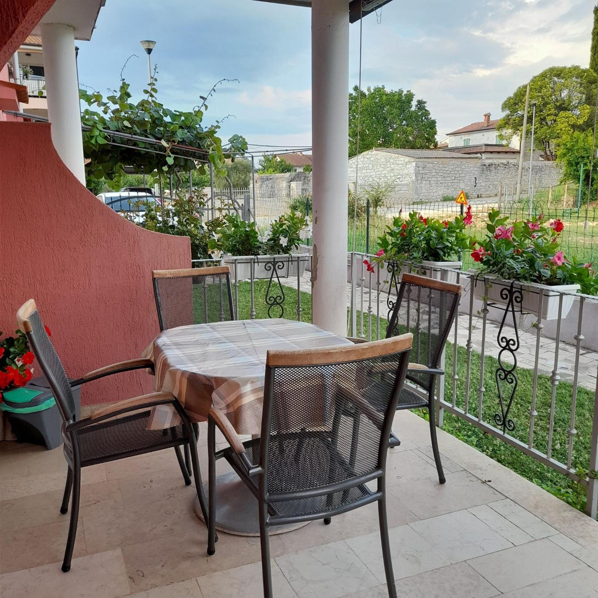 Apartments Dragica Porec Exterior photo